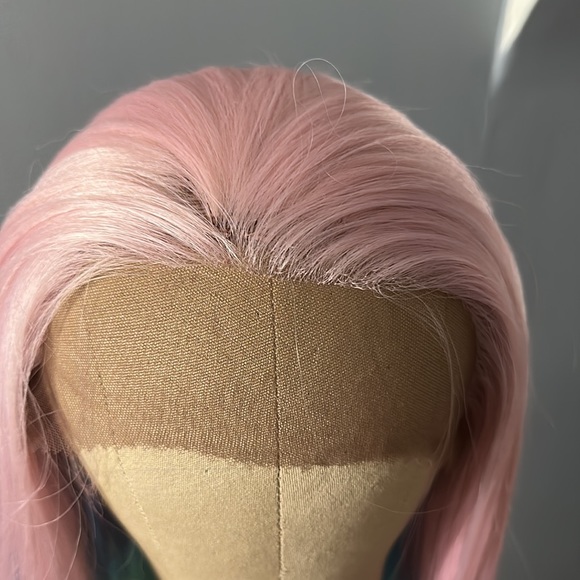 Lace front synthetic wig - Picture 4 of 14